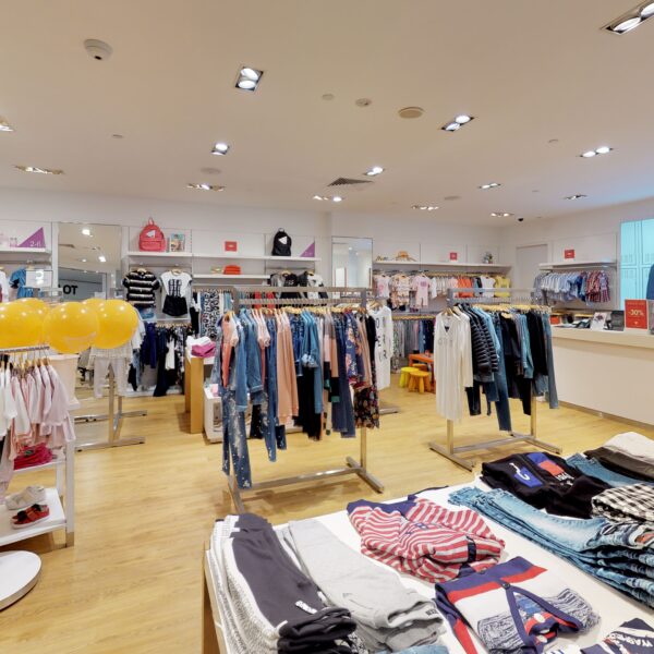Prev Gallery