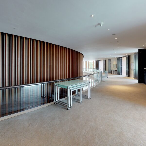 Prev Gallery